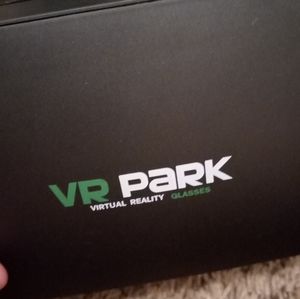 Vr headset with Handel controller